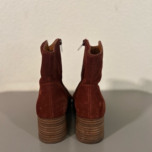 Women's Suede Ankle Boots - Picture 4 of 5